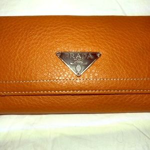 Prada Wallet! See pictures before buying!